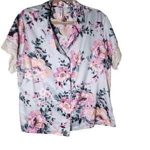 Lilac London large sleep top floral and lace